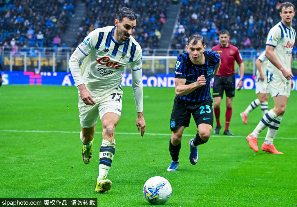 意甲-齐沃染红埃斯波西托破门 国米遭争议判罚1-1亚特兰大